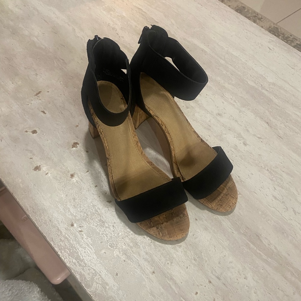 Super cute black high heels